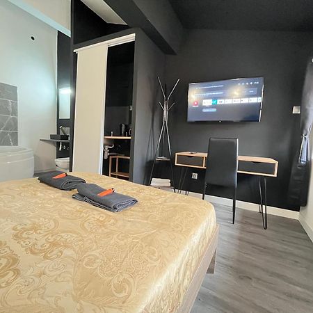 Charmant Studio Baignoire Narbonne Buitenkant foto