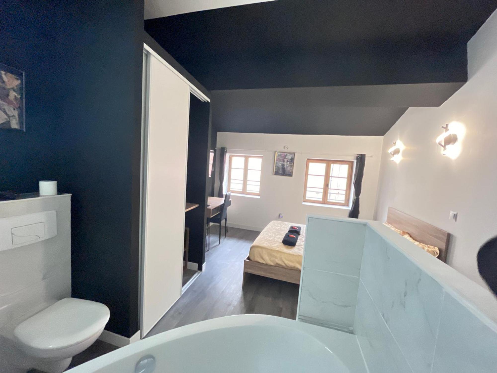 Charmant Studio Baignoire Narbonne Buitenkant foto